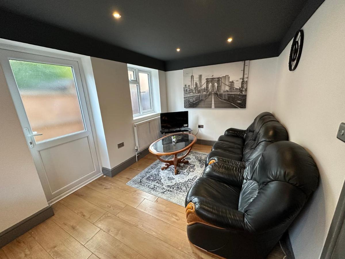 Brand New Large Studio Flat! Σάτον Εξωτερικό φωτογραφία