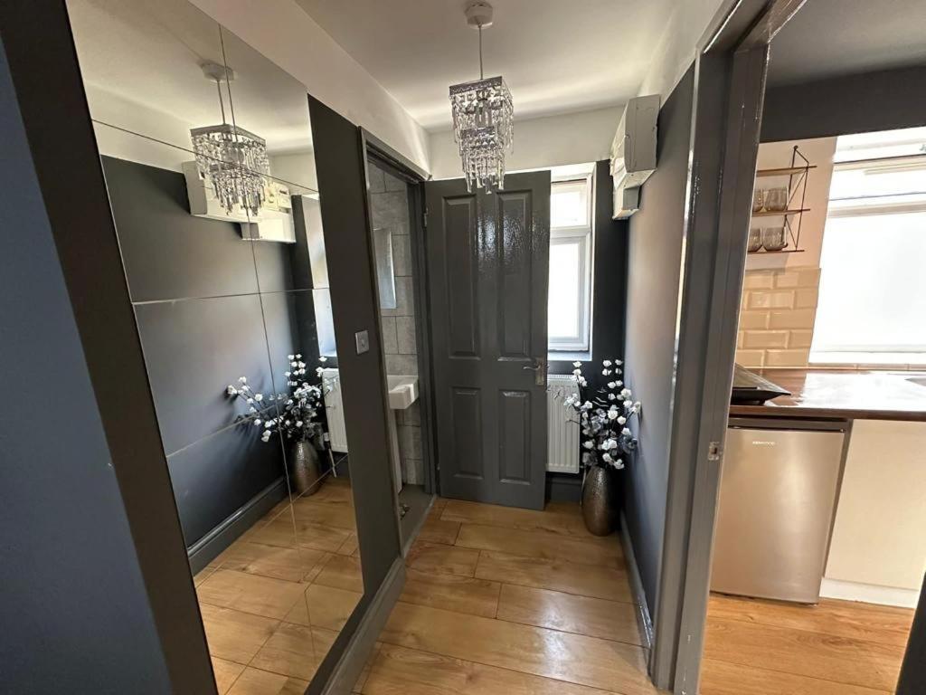 Brand New Large Studio Flat! Σάτον Εξωτερικό φωτογραφία